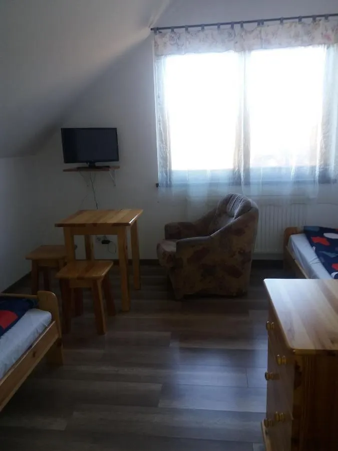 Noclegi Pod Debem Скавина Проживание в семье