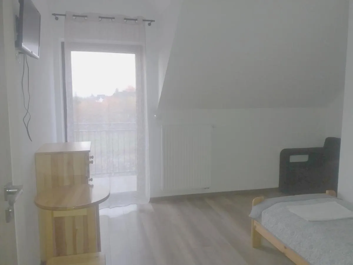 Habitación en casa particular Noclegi Pod Debem Skawina